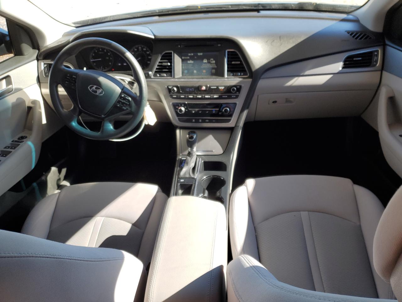 2017 Hyundai Sonata - Image 8