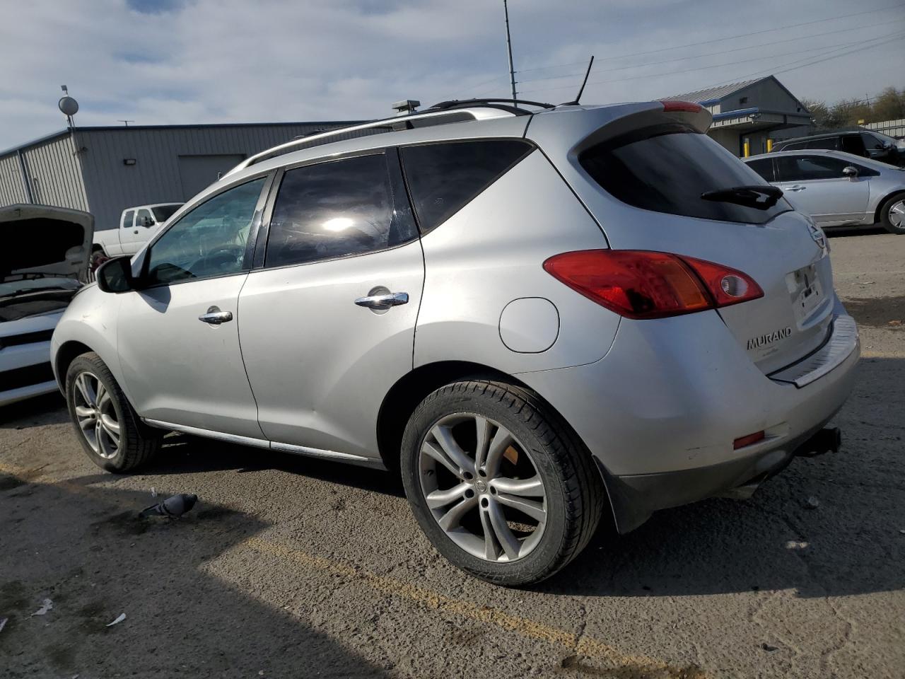 2010 Nissan Murano - Image 2