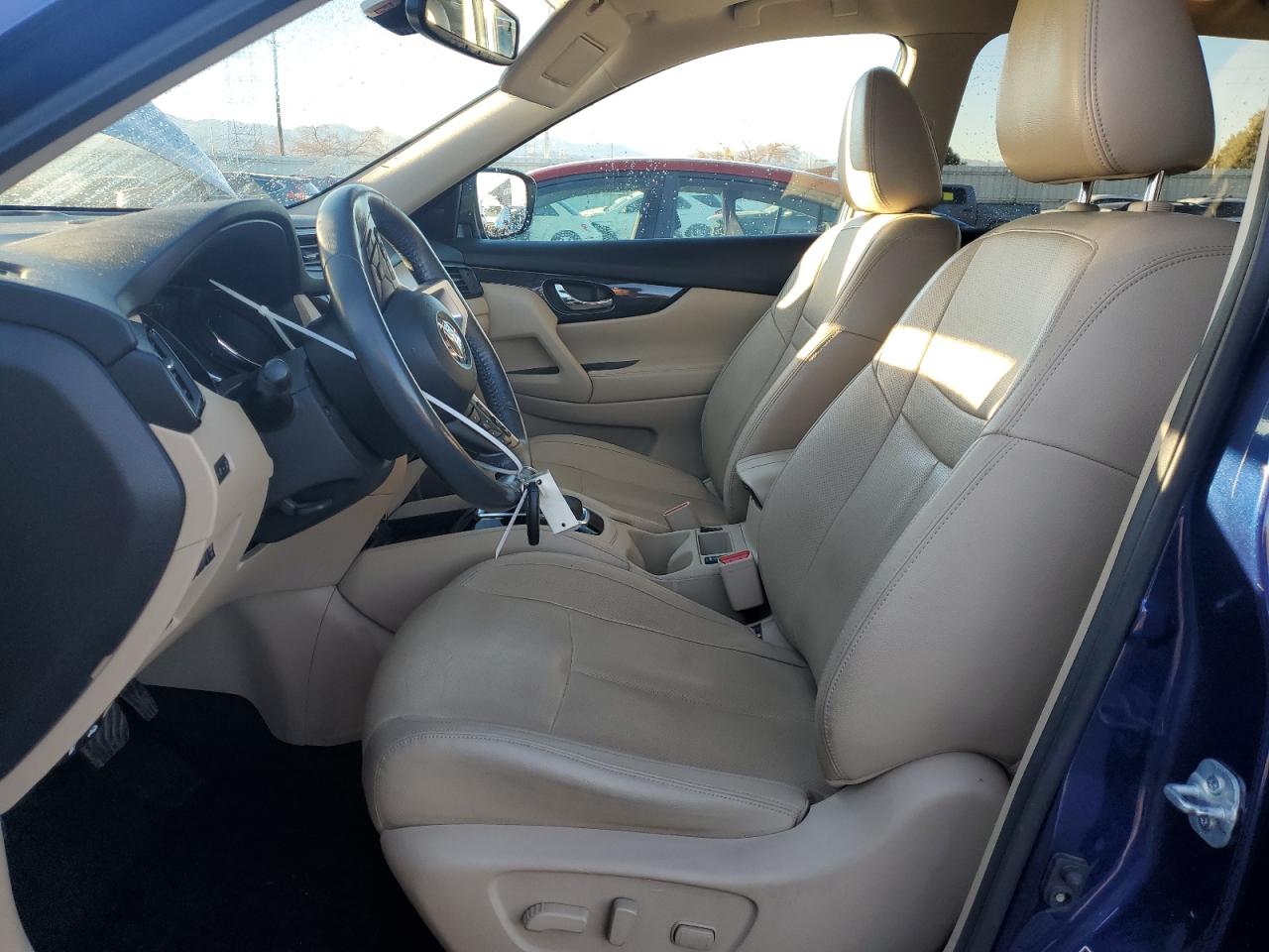 2017 Nissan Rogue - Image 7
