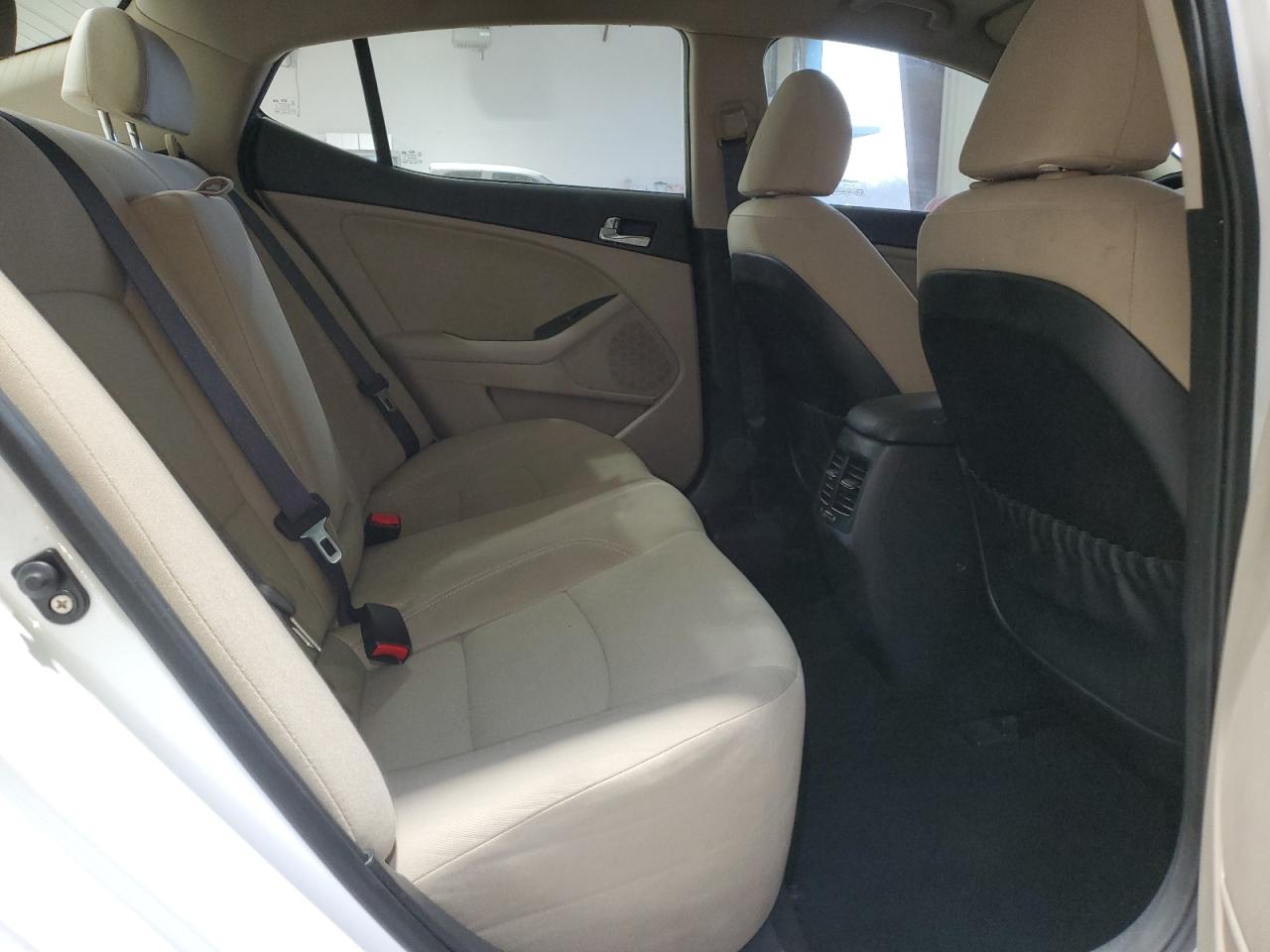 2016 Kia Optima - Image 10