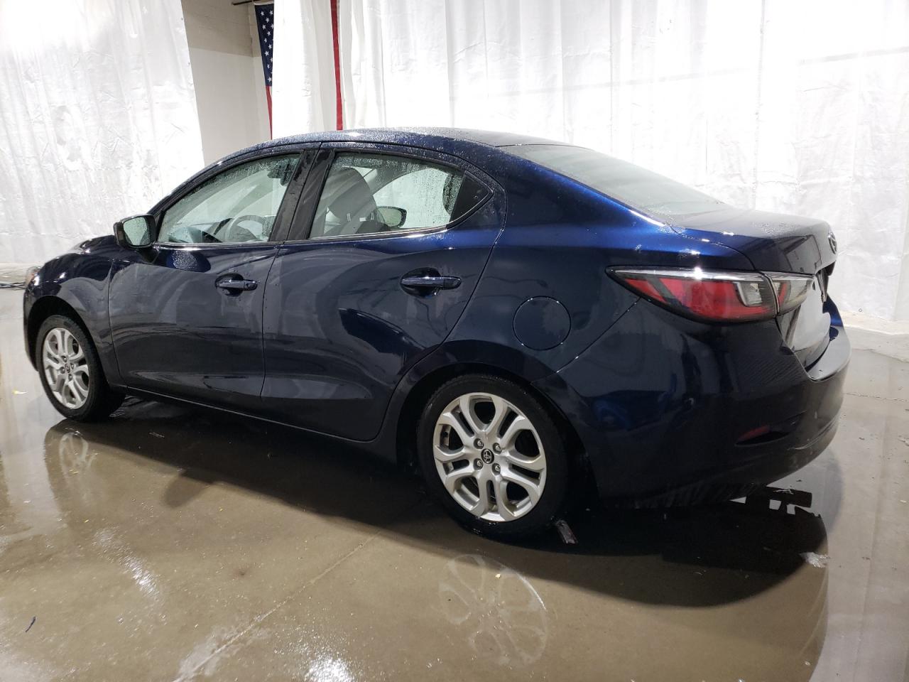 2017 Toyota Yaris - Image 2