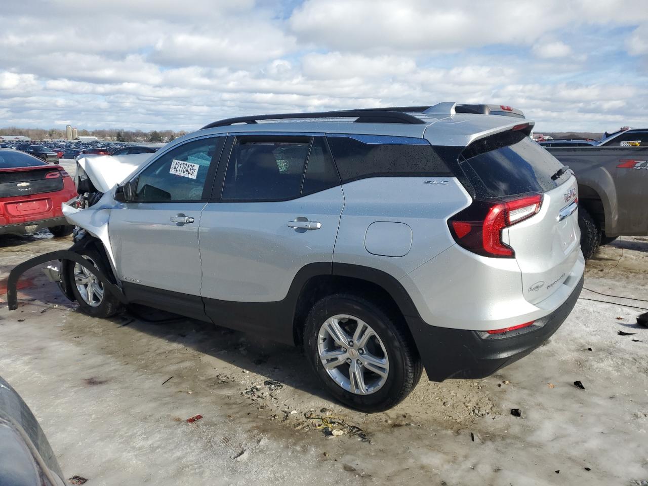 2022 GMC Terrain - Image 2