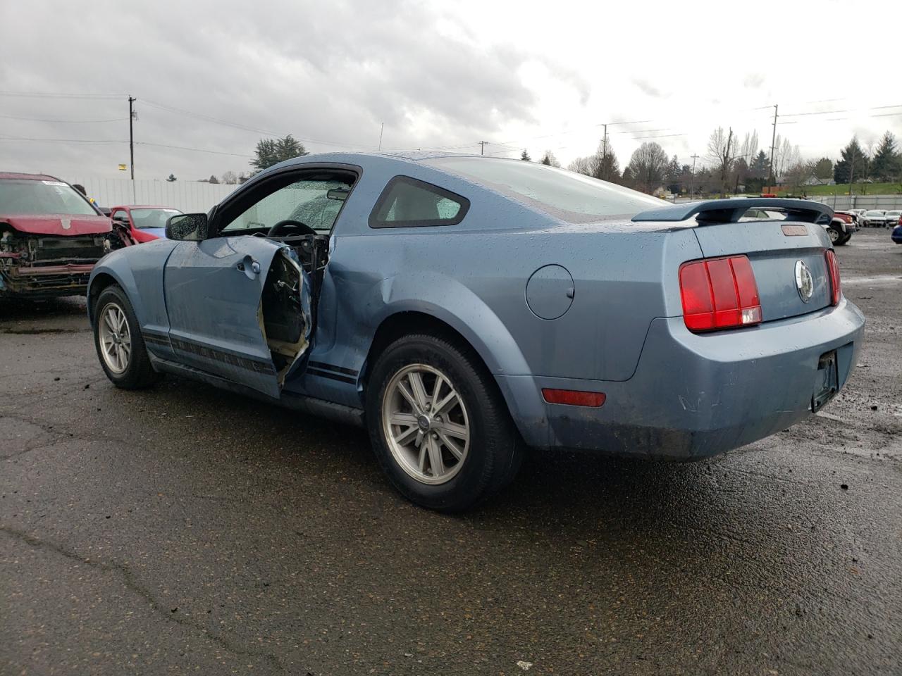 2005 Ford Mustang - Image 2
