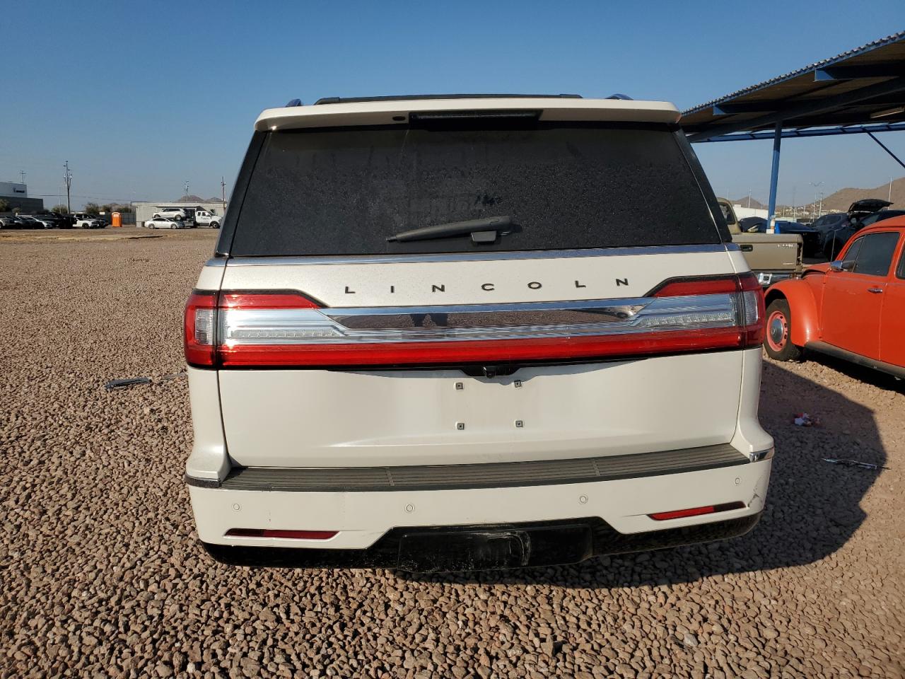 2018 Lincoln Navigator - Image 6