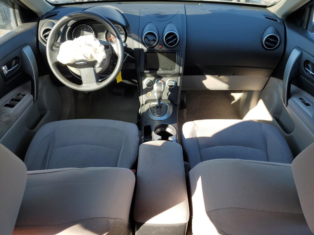 2011 Nissan Rogue - Image 8