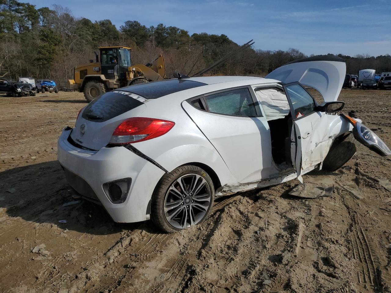2016 Hyundai Veloster - Image 3
