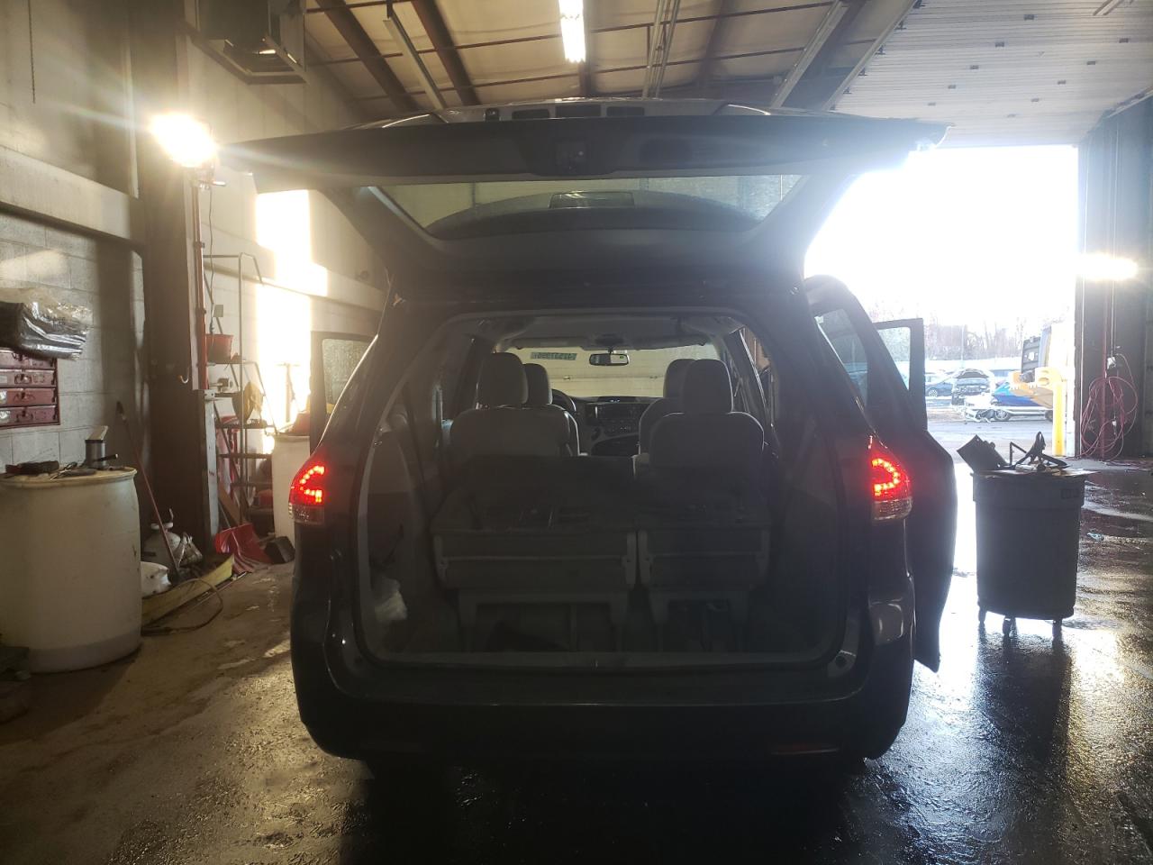 2012 Toyota Sienna - Image 6