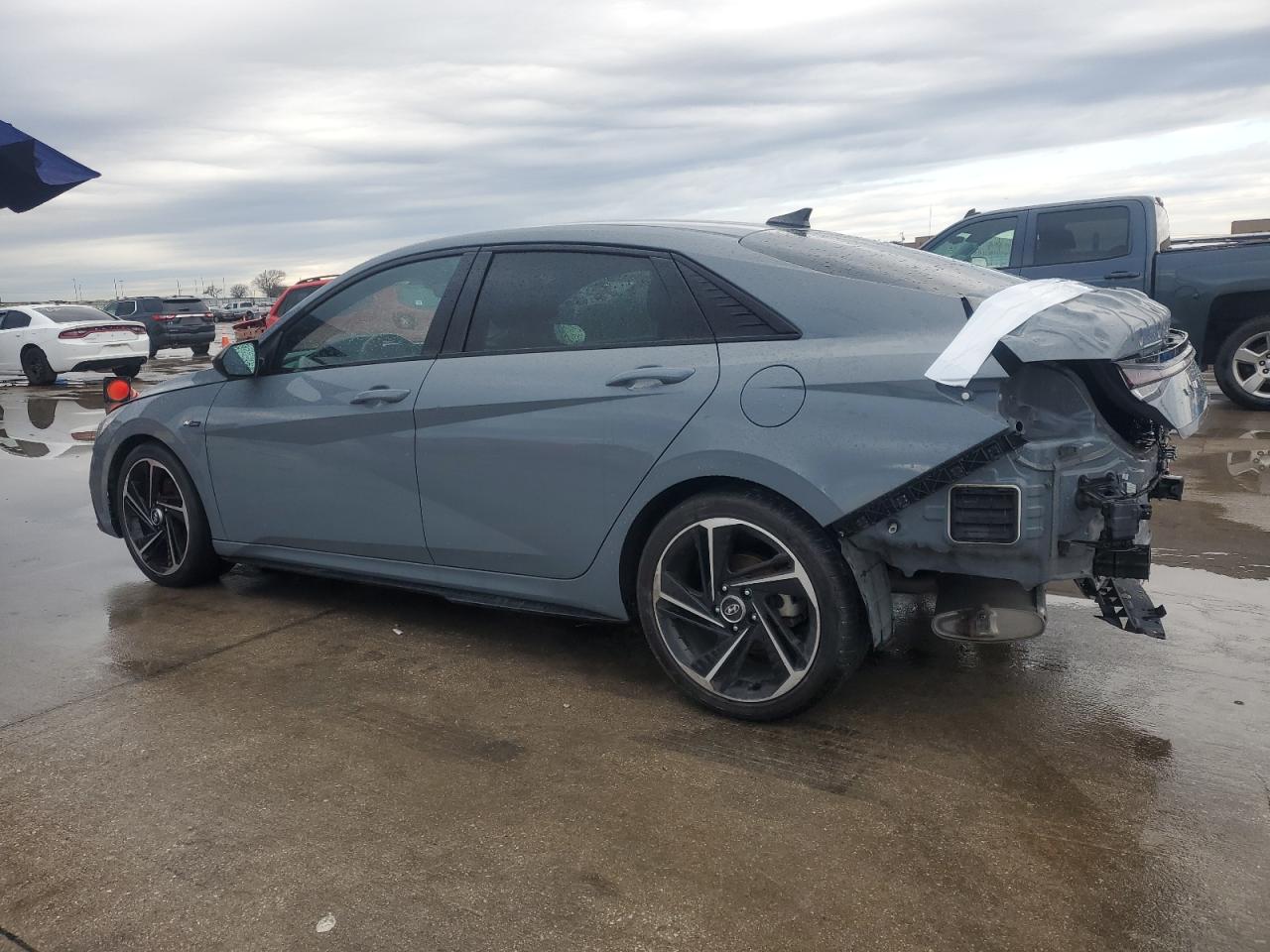 2021 Hyundai Elantra - Image 2