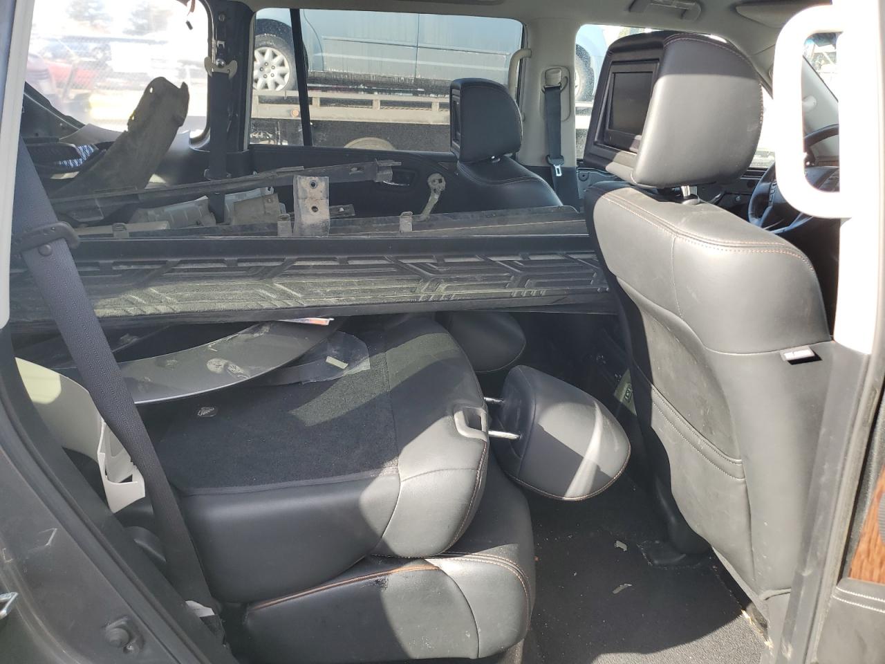 2017 Nissan Armada - Image 11