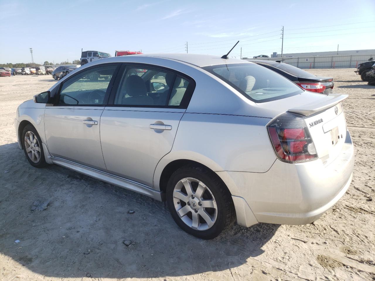 2010 Nissan Sentra - Image 2