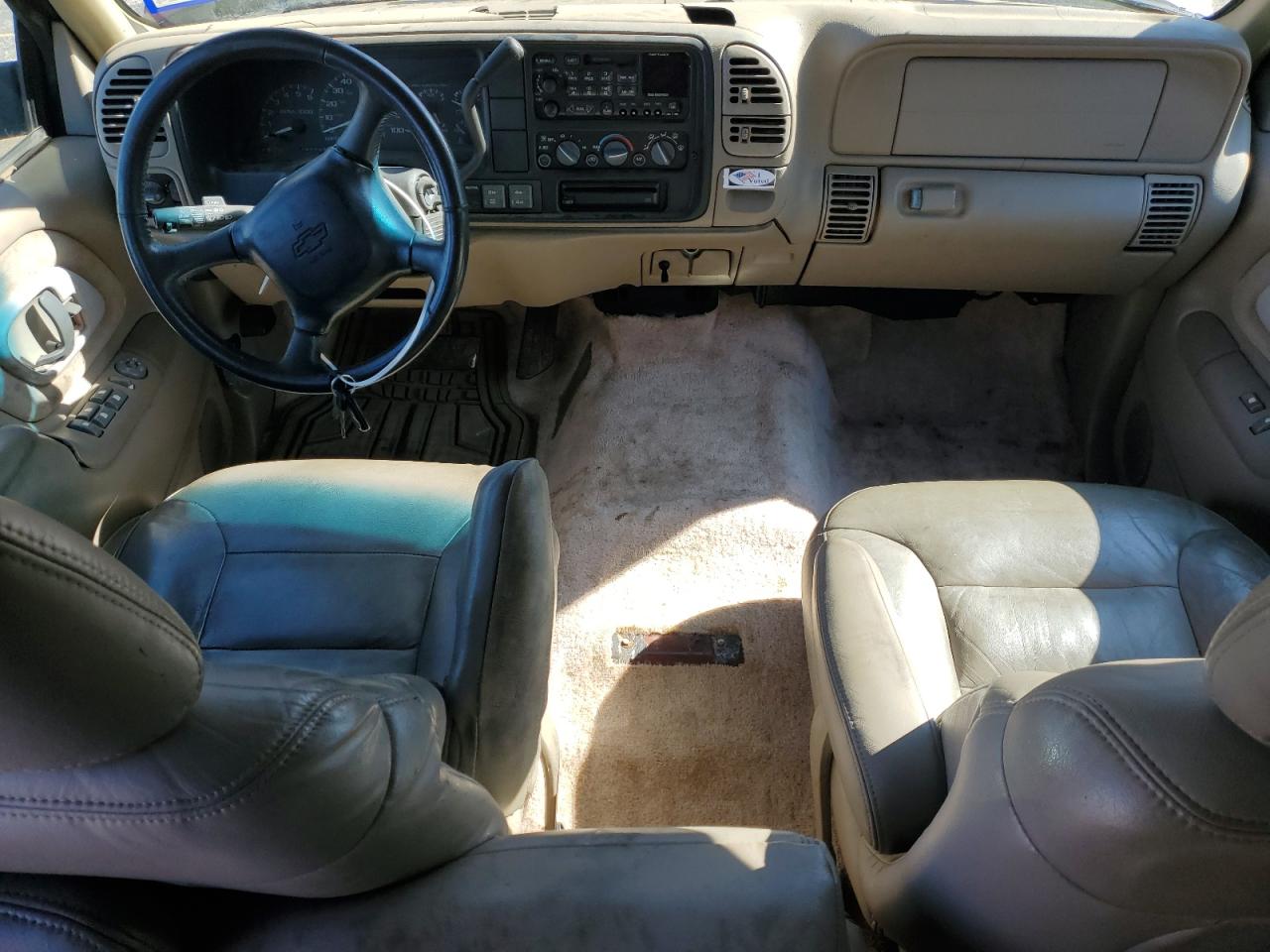 1999 Chevrolet Suburban - Image 8
