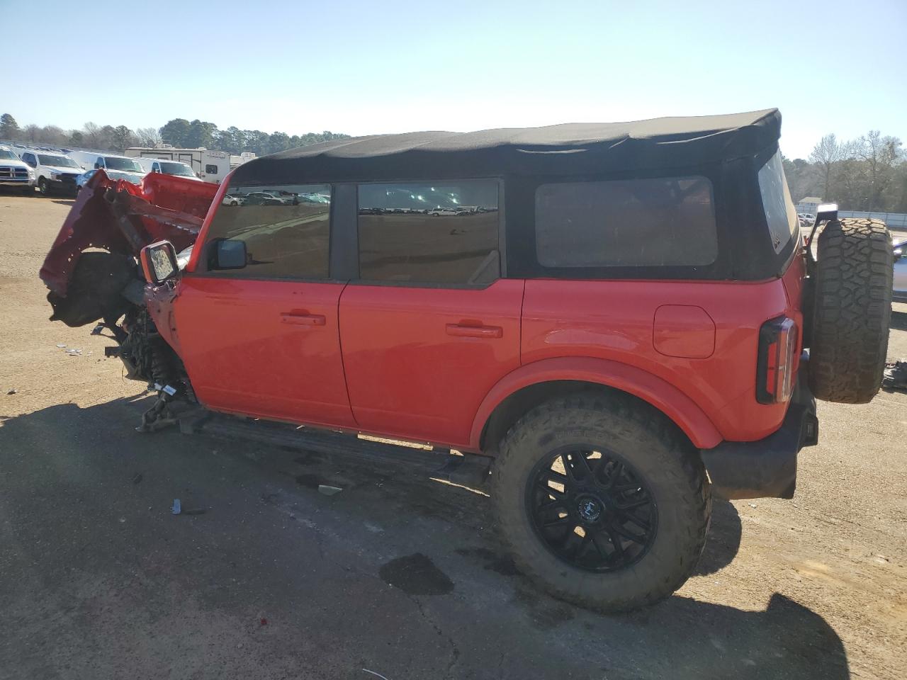 2022 Ford Bronco - Image 2