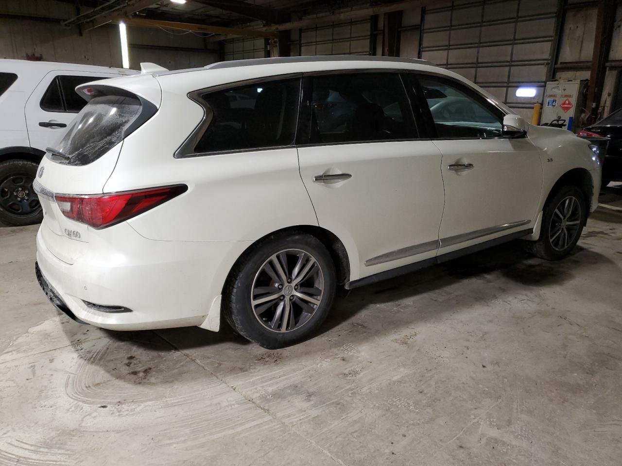 2019 Infiniti QX60 - Image 3