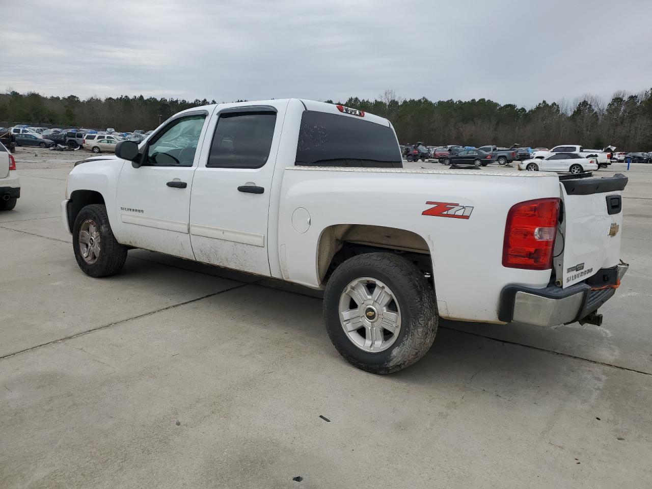 2011 Chevrolet Silverado - Image 2