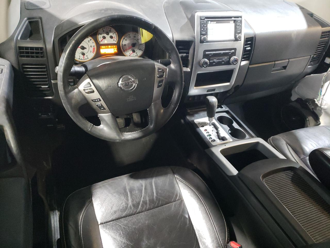 2014 Nissan Titan - Image 8