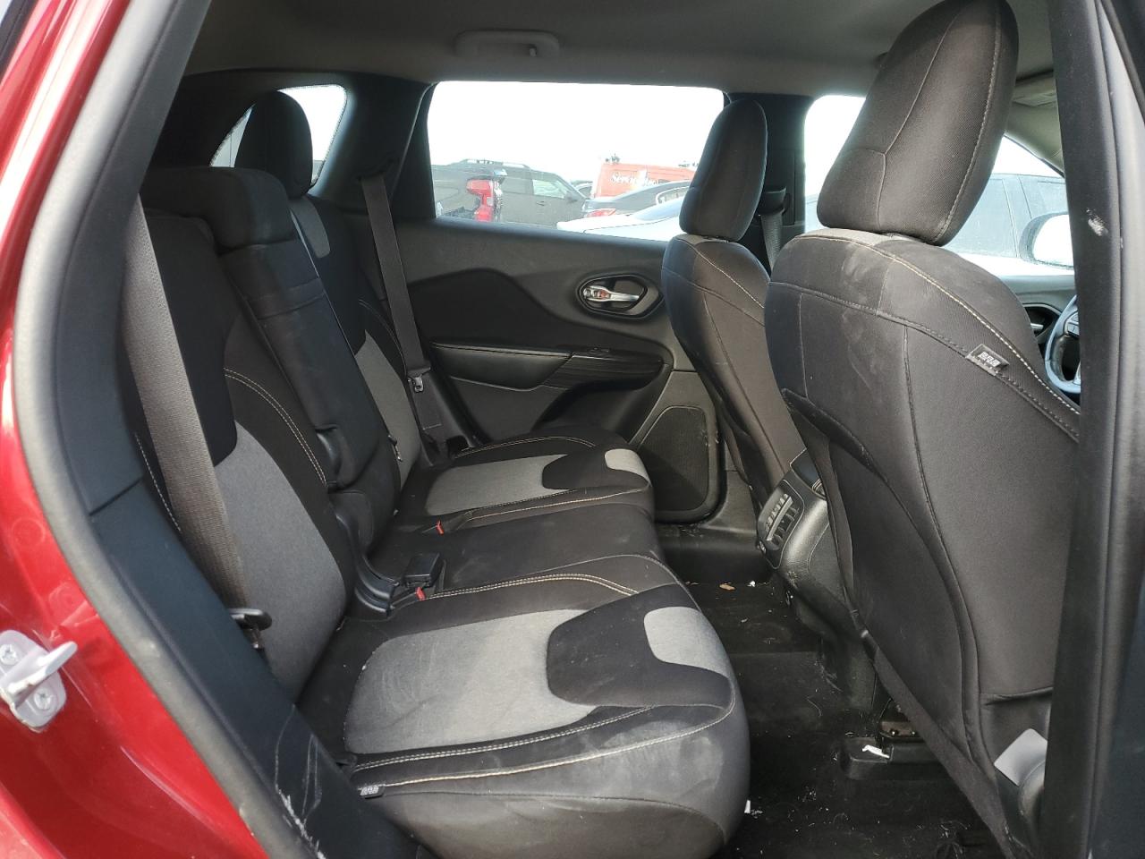 2014 Jeep Grand Cherokee - Image 10