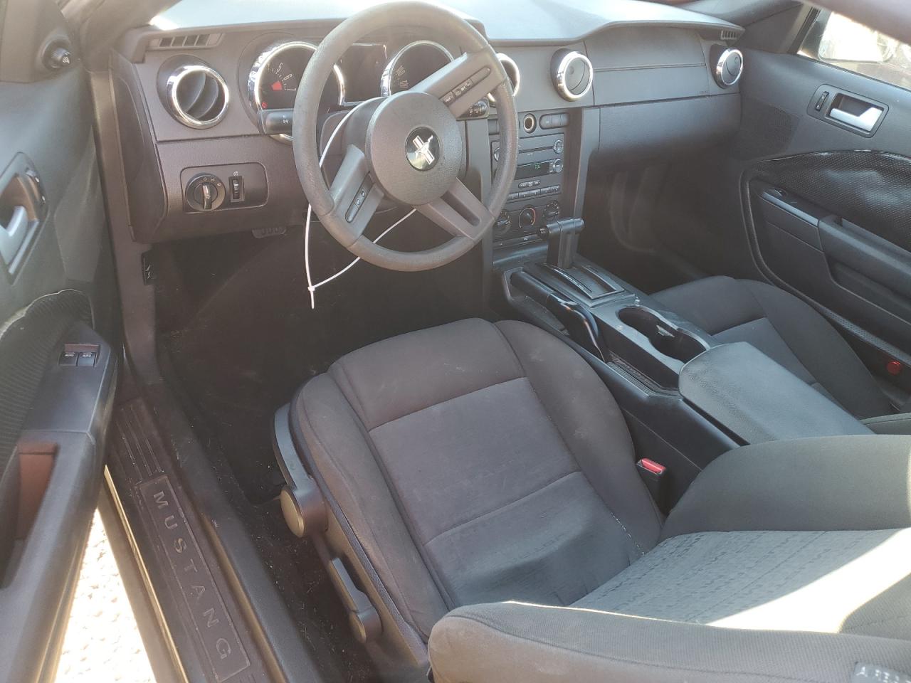 2009 Ford Mustang - Image 8