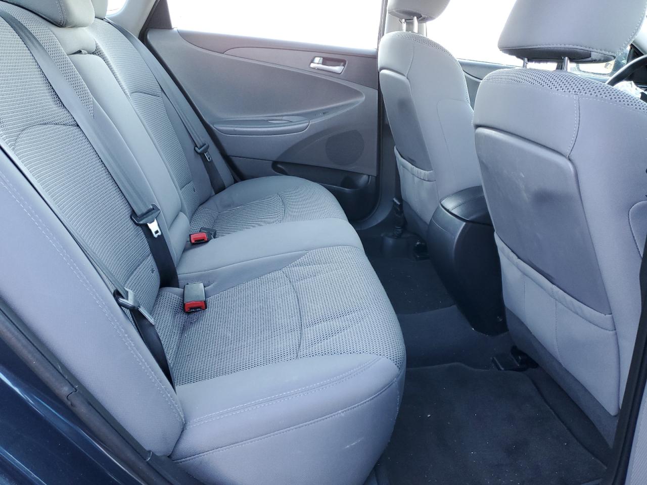 2011 Hyundai Sonata - Image 10