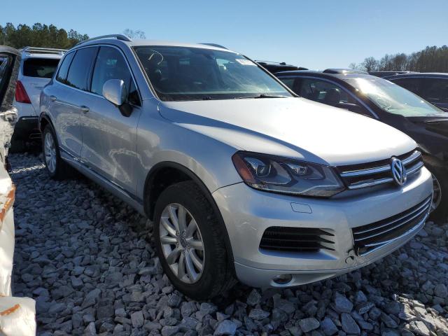  VOLKSWAGEN TOUAREG 2012 Серебристый