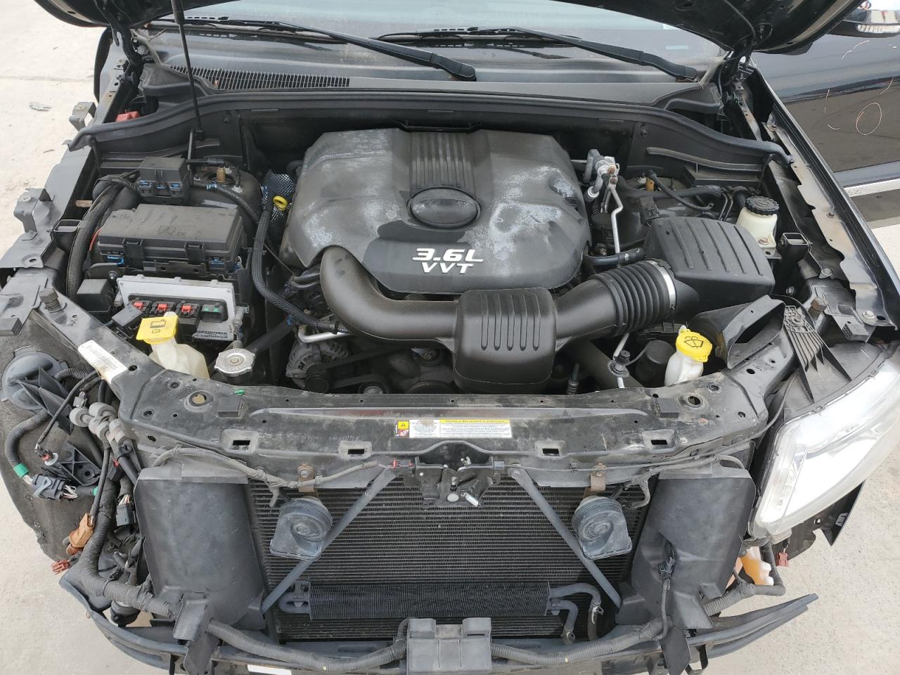 2012 Jeep Grand Cherokee - Image 12