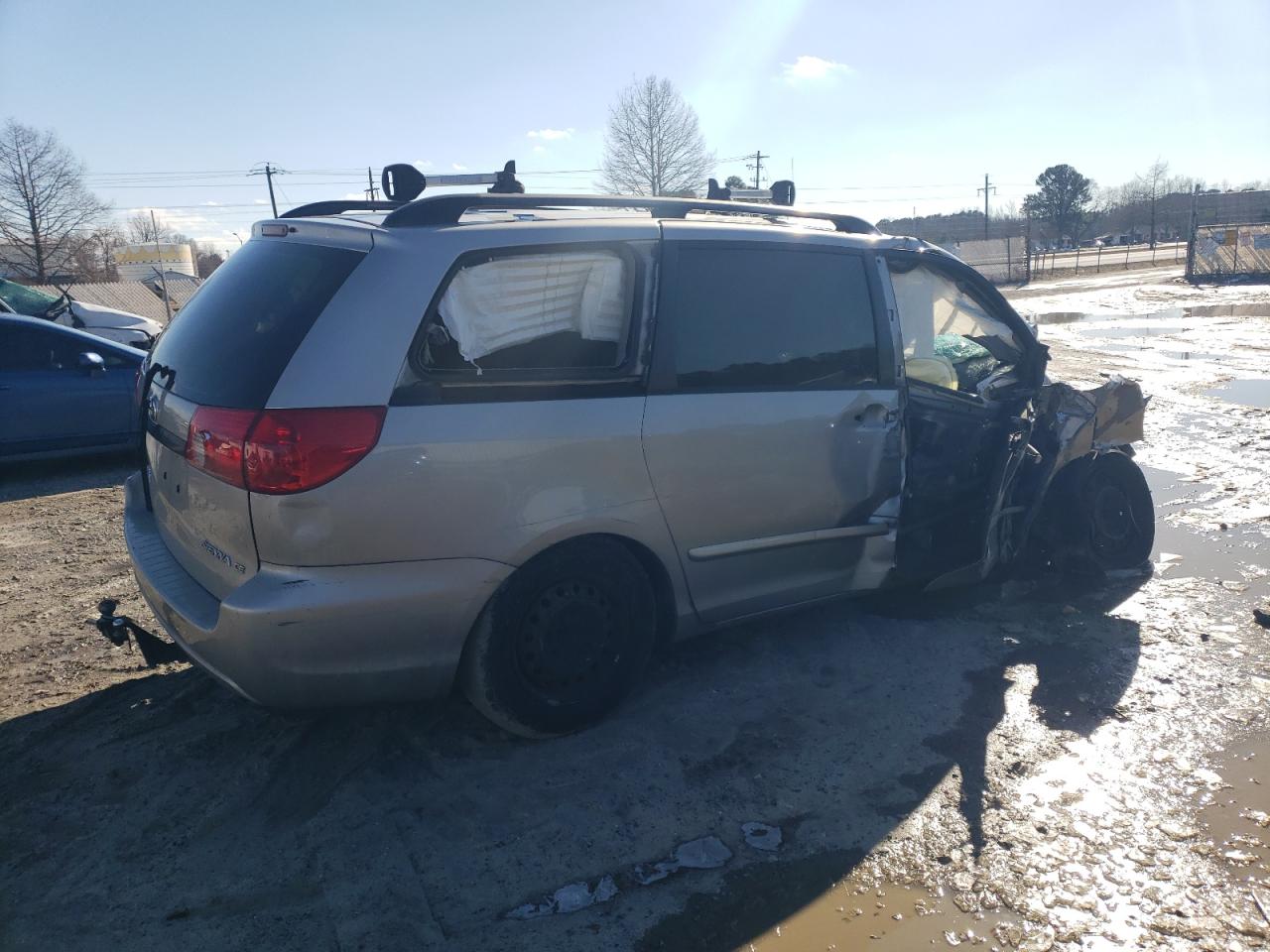 2006 Toyota Sienna - Image 3