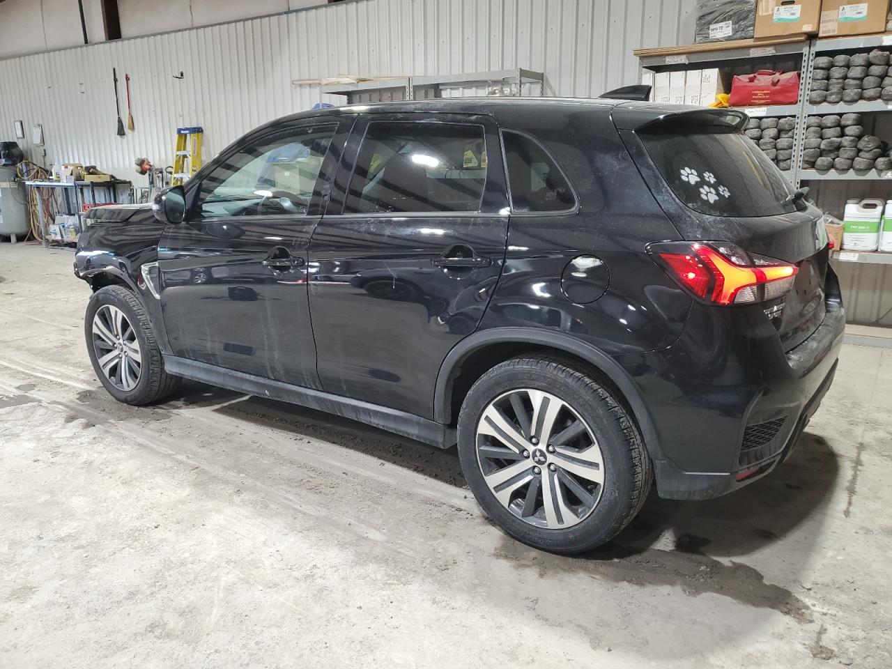 2021 Mitsubishi Outlander - Image 2