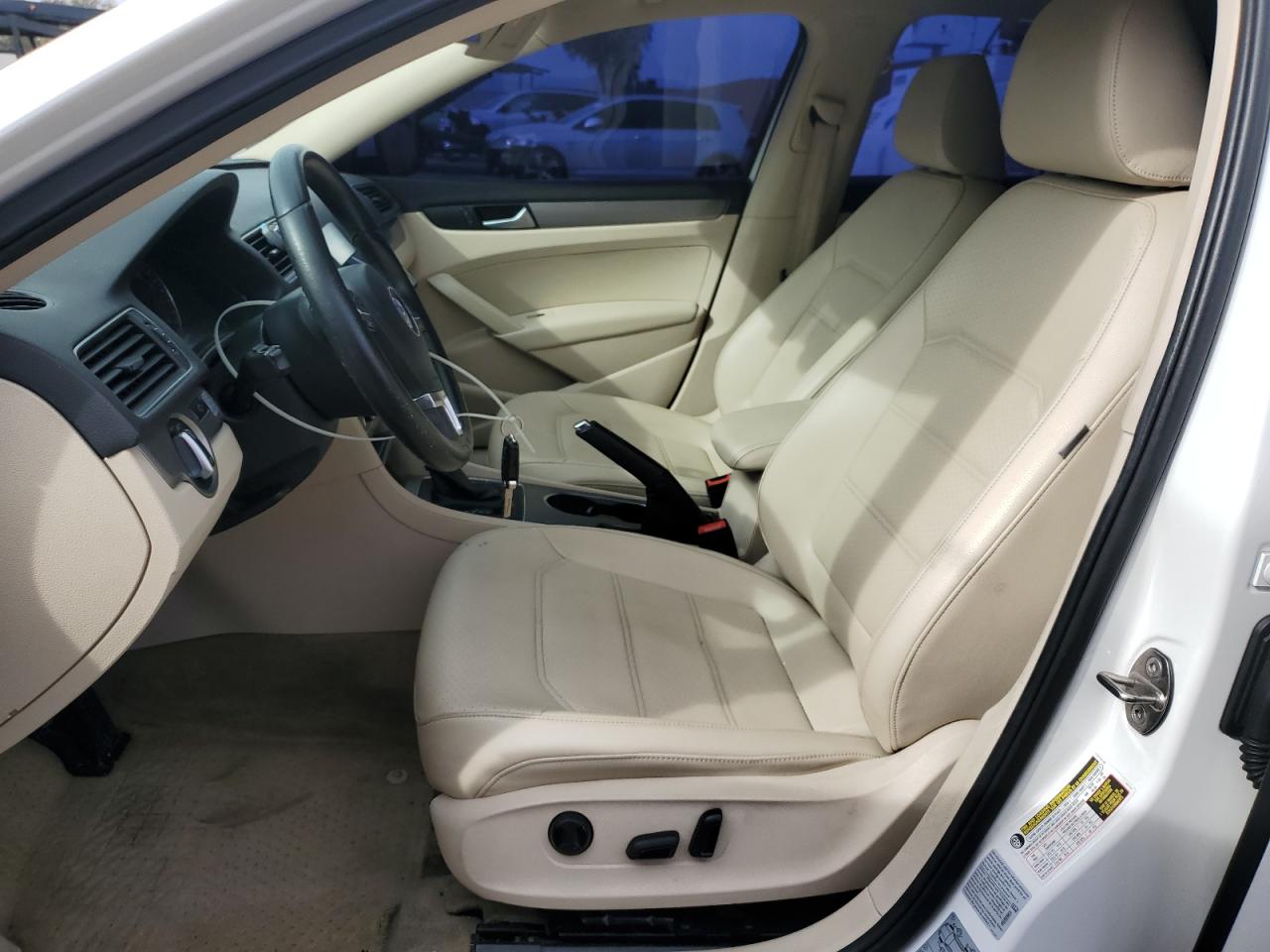 2015 Volkswagen Passat - Image 7
