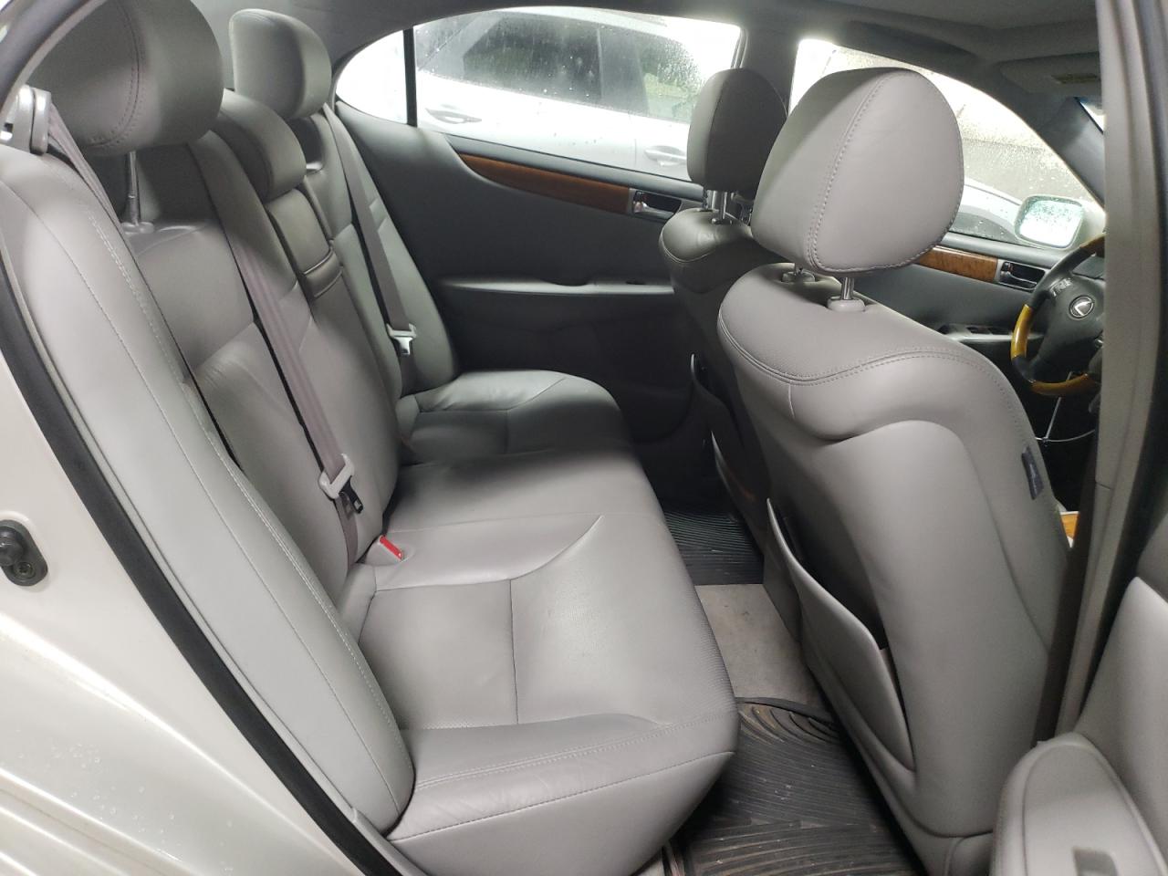 2006 Lexus ES - Image 10