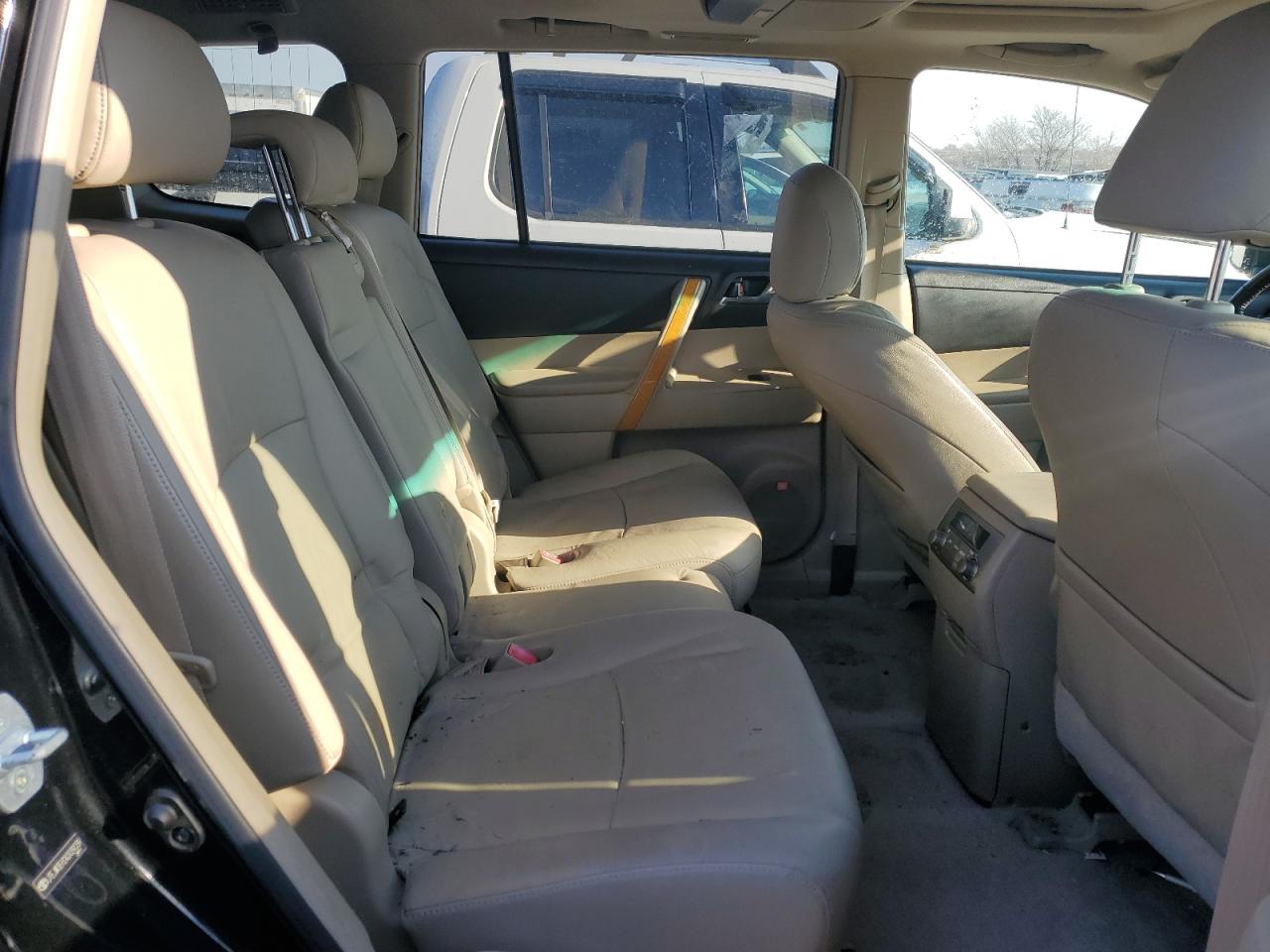 2010 Toyota Highlander - Image 11