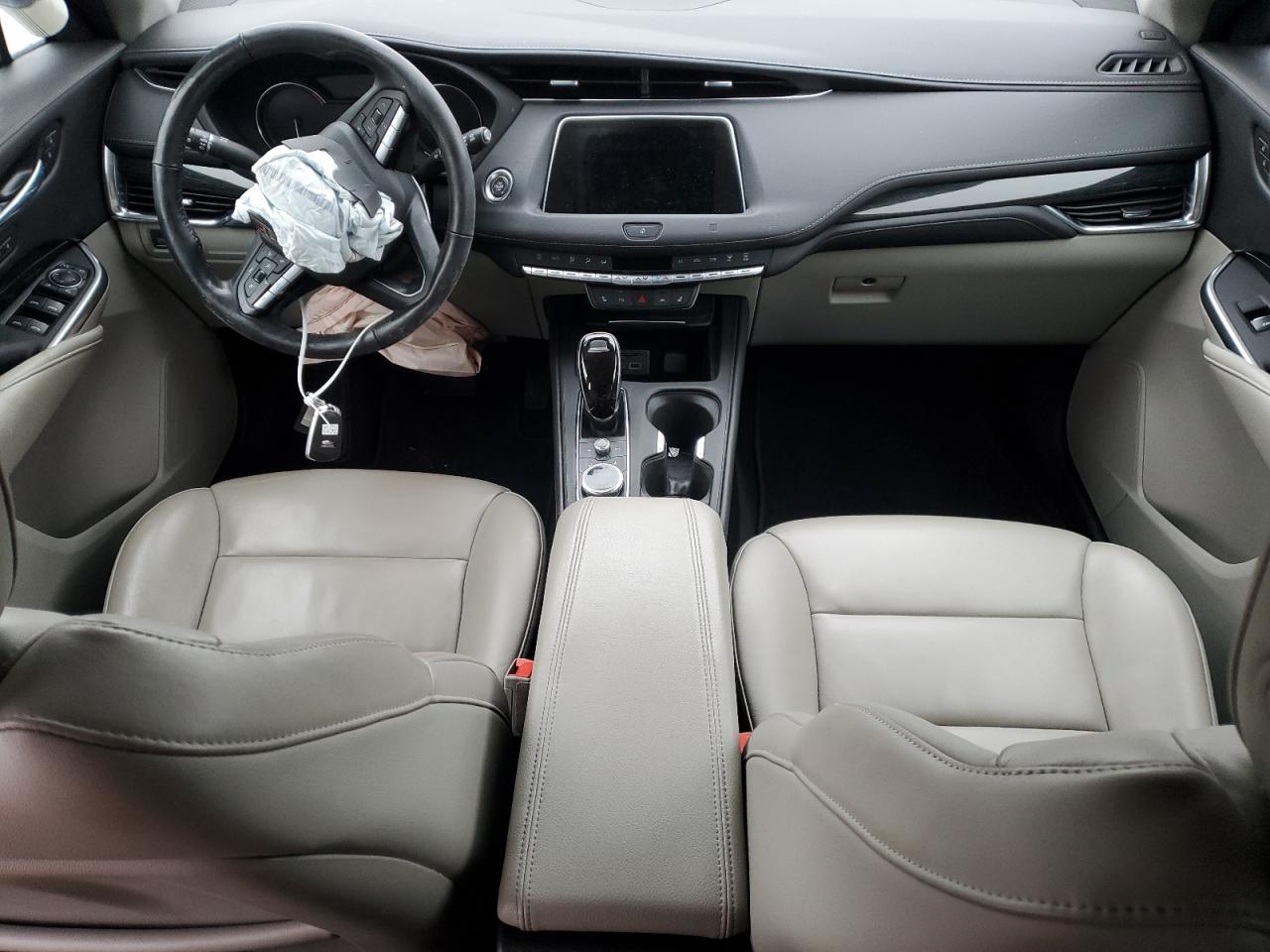 2021 Cadillac XT4 - Image 8