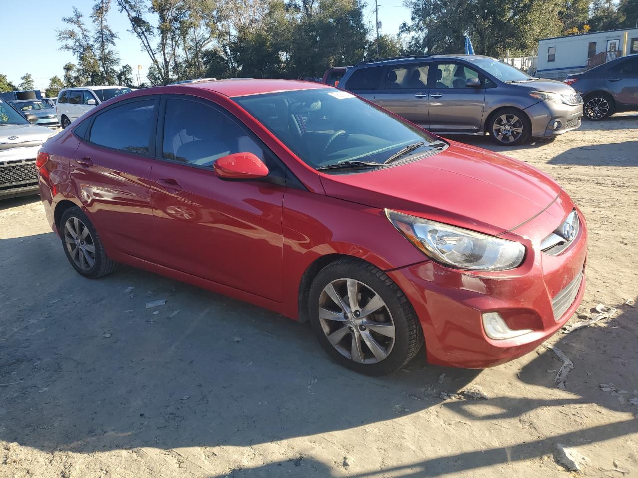 2013 Hyundai Accent - Image 4