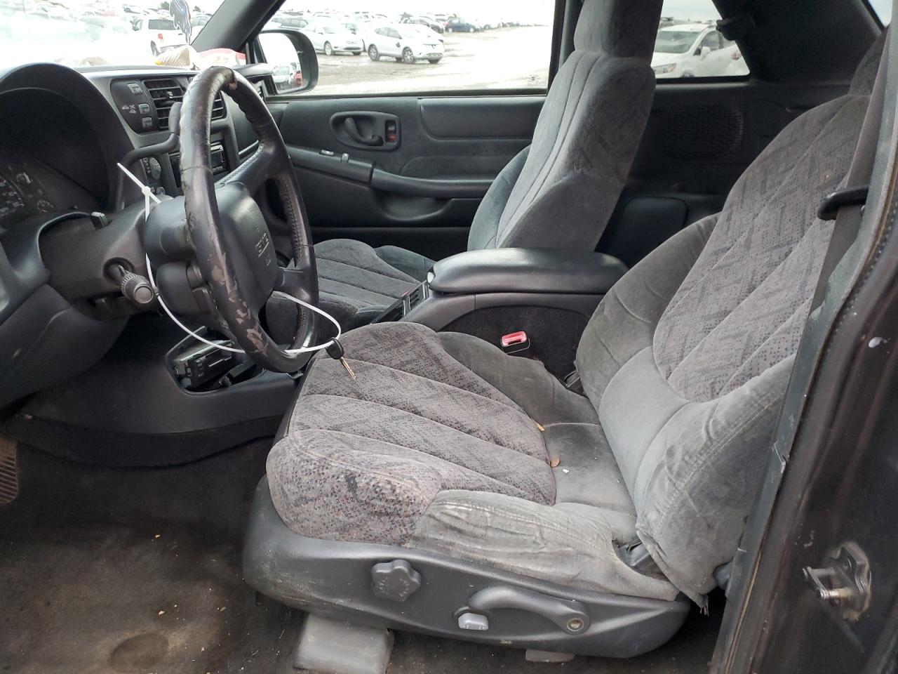 2000 Chevrolet Blazer - Image 7