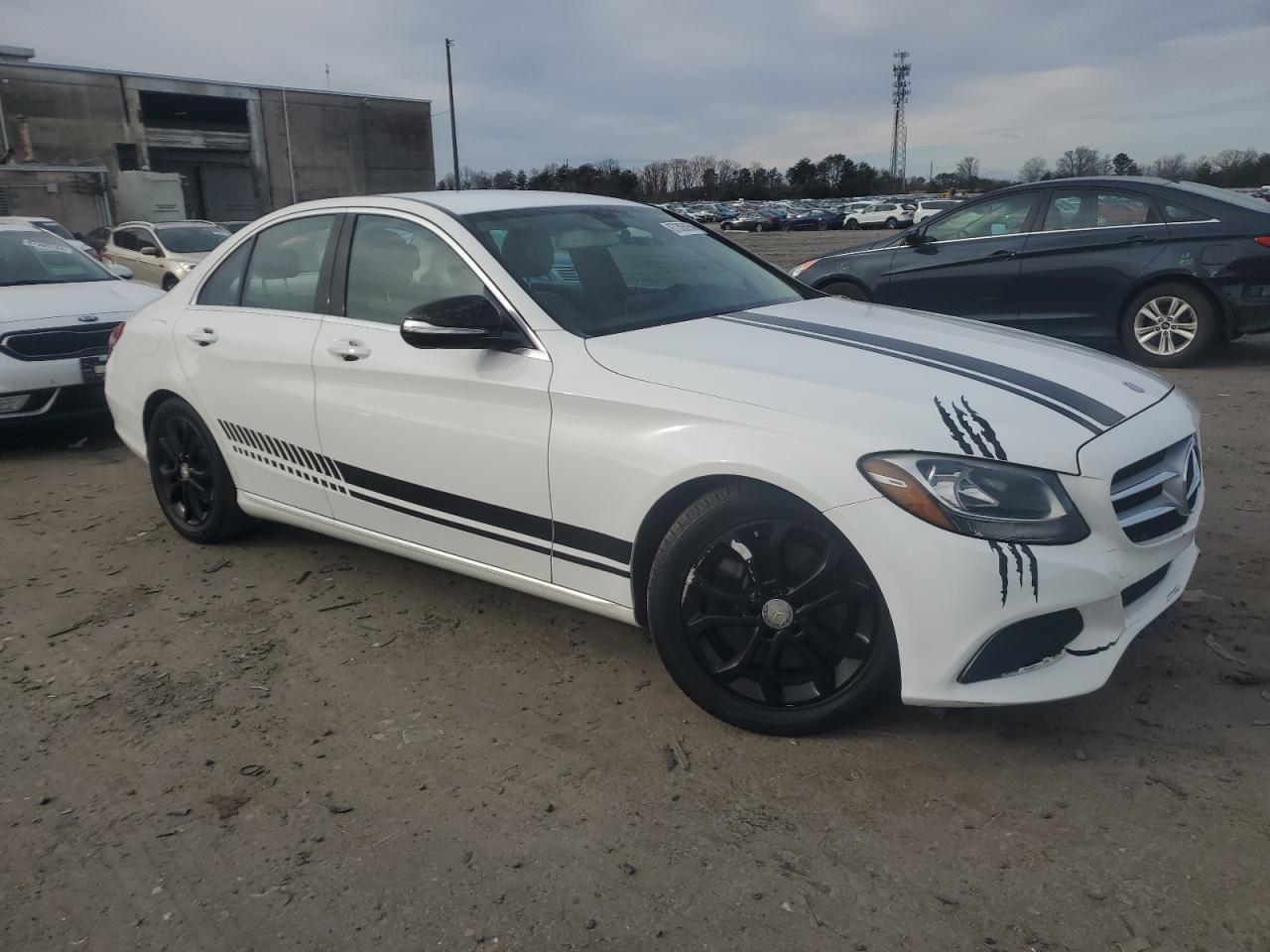 VIN 55SWF4JB5FU086916 2015 MERCEDES-BENZ C-CLASS no.4