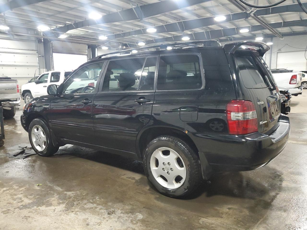 2004 Toyota Highlander - Image 2