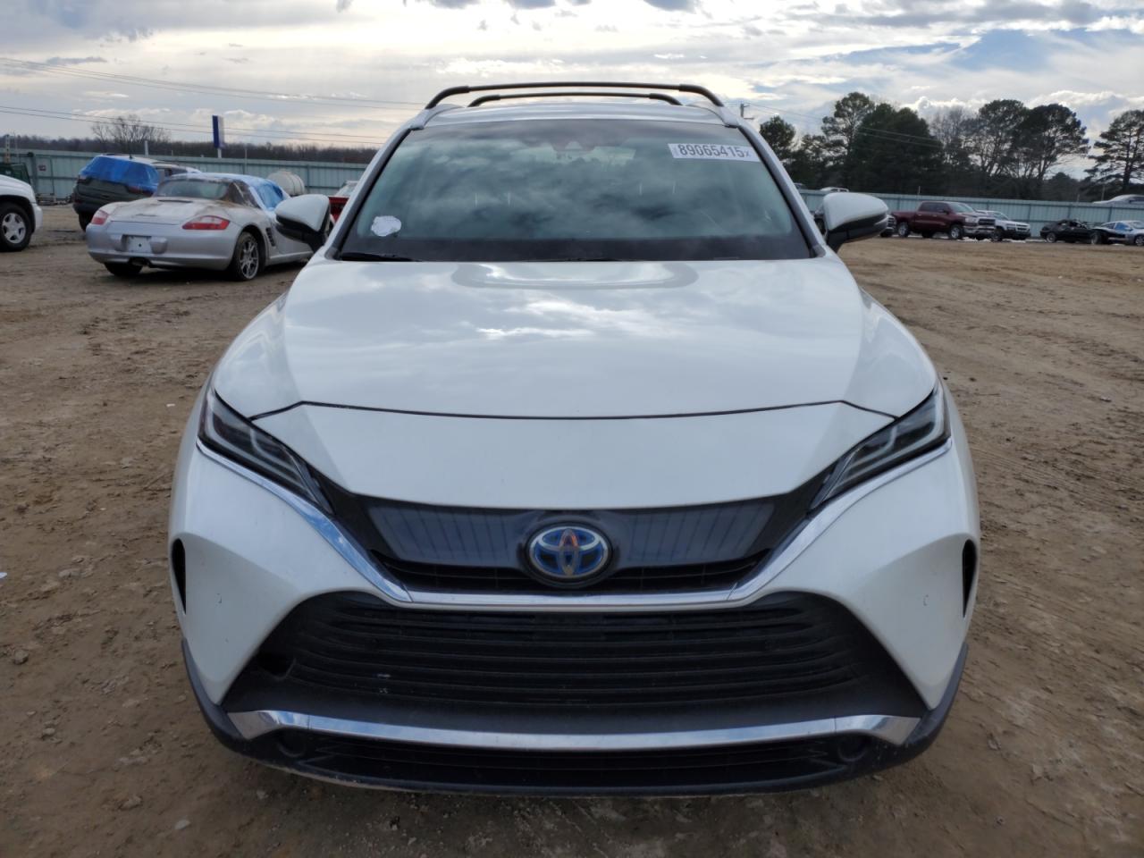2021 Toyota Venza - Image 5