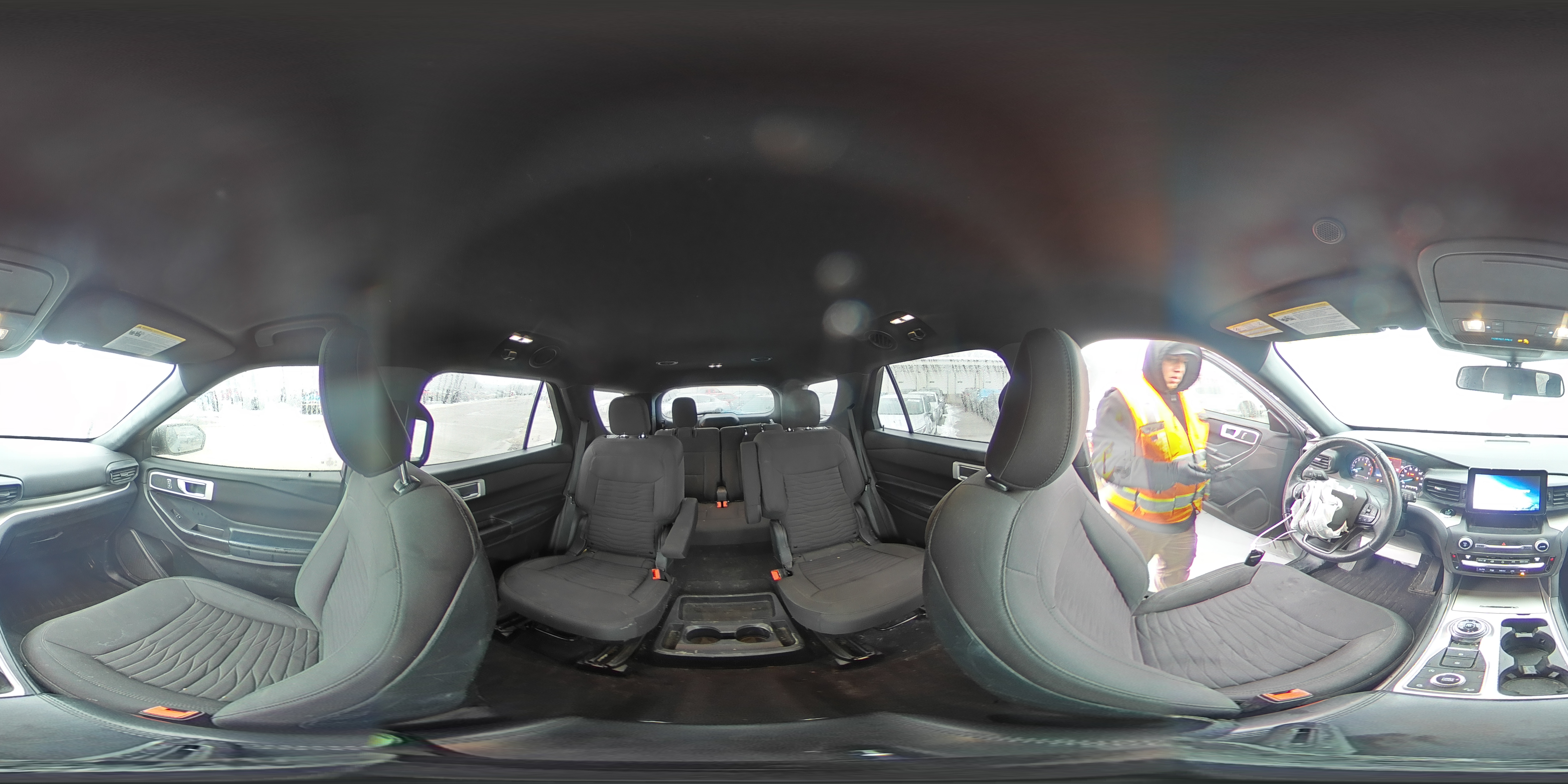 2020 Ford Explorer - Image 14