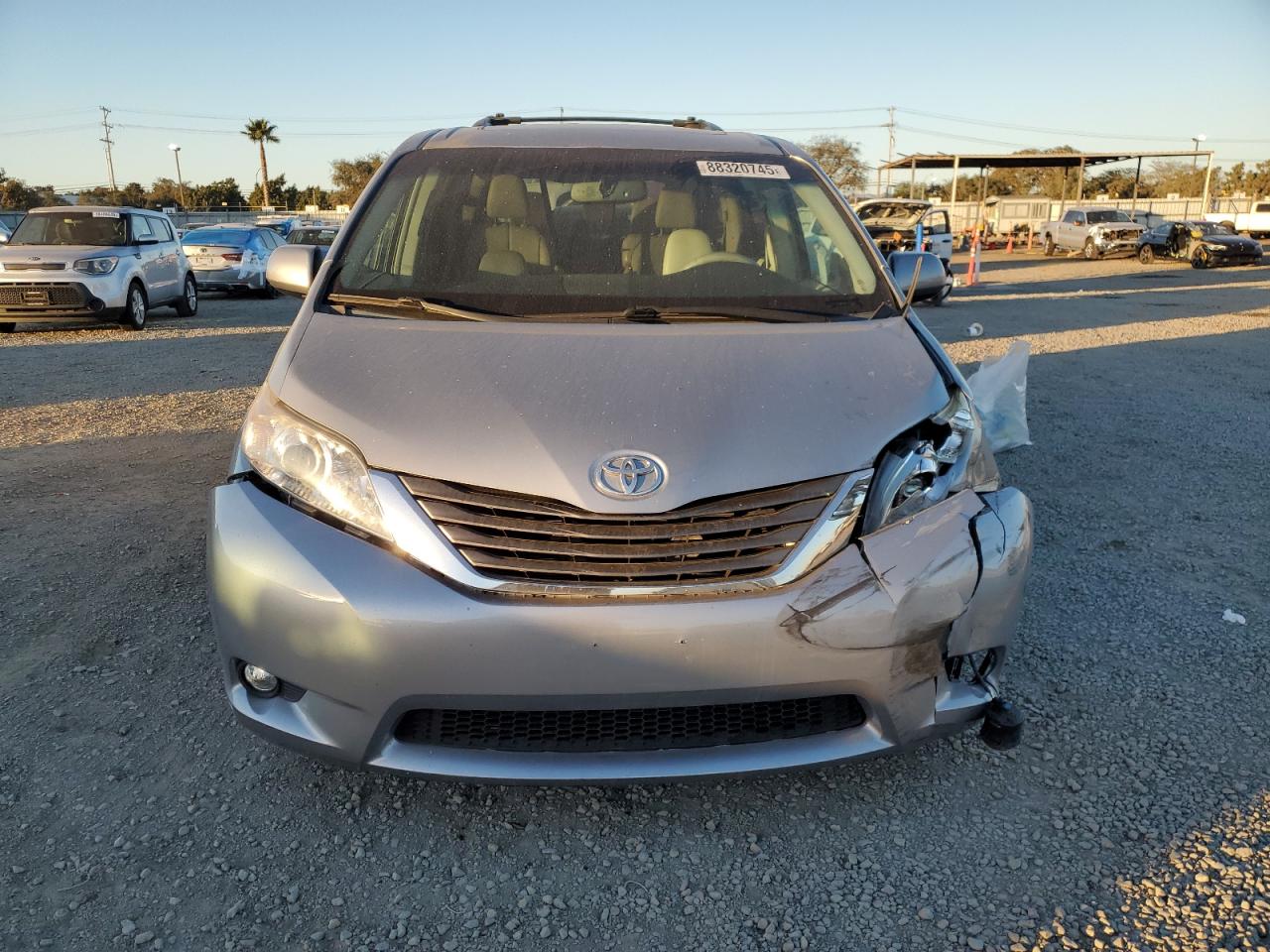 2013 Toyota Sienna - Image 5