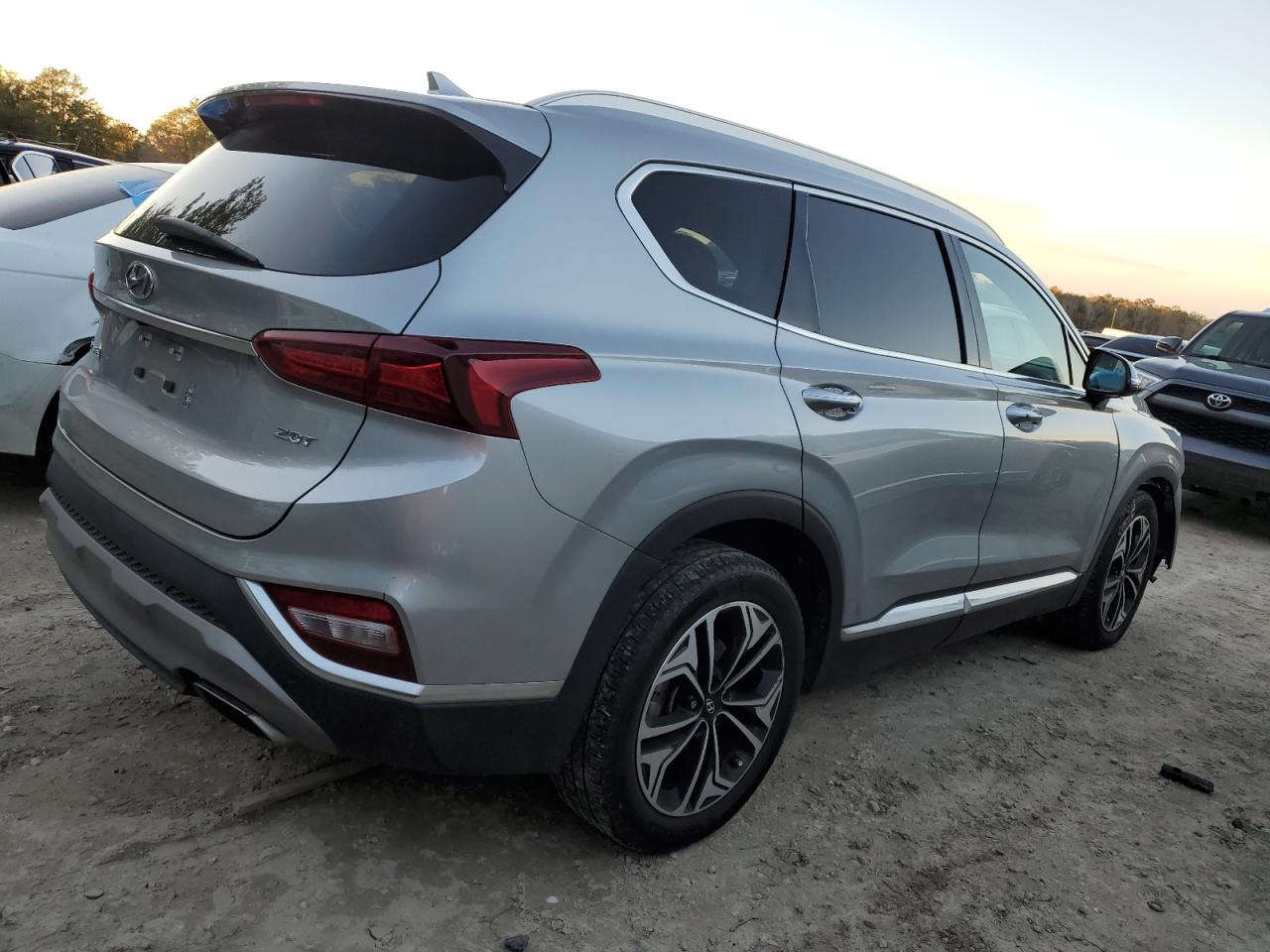 2020 Hyundai Santa Fe - Image 3