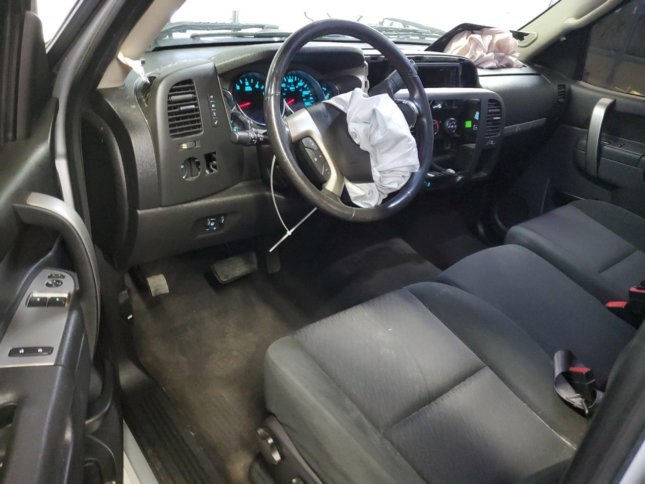 2013 Chevrolet Silverado - Image 8