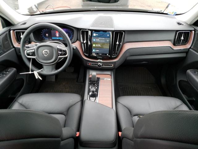  VOLVO XC60 PLUS 2023 Srebrny