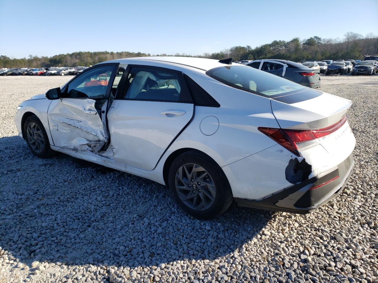 2024 Hyundai Elantra - Image 2