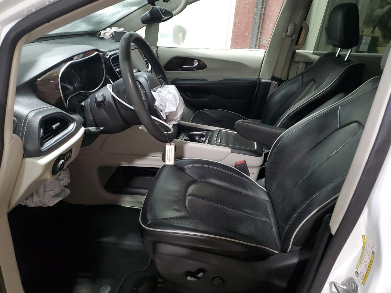 2022 Chrysler Pacifica - Image 7