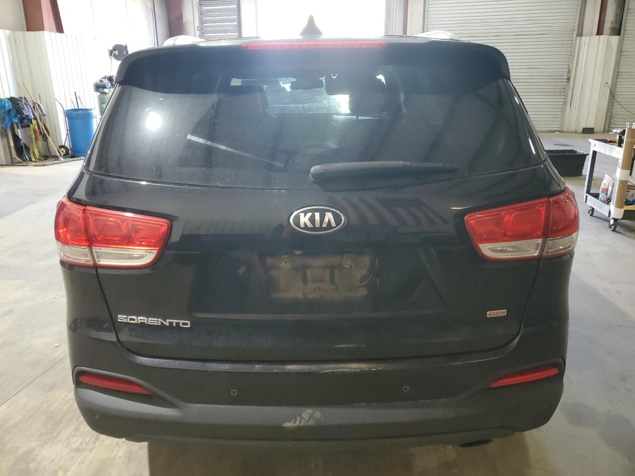 2016 Kia Sorento - Image 6