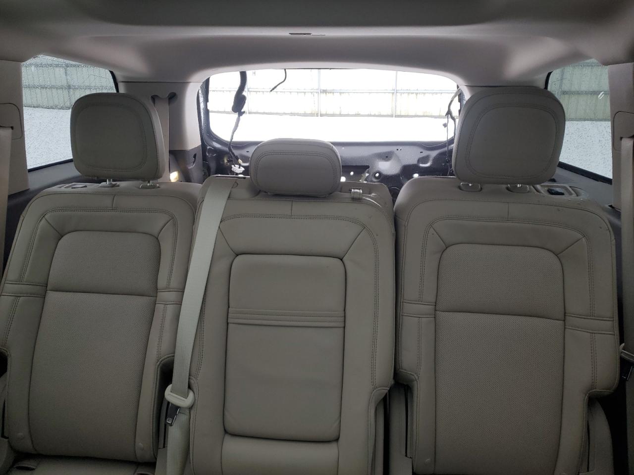 2020 Lincoln Aviator - Image 10