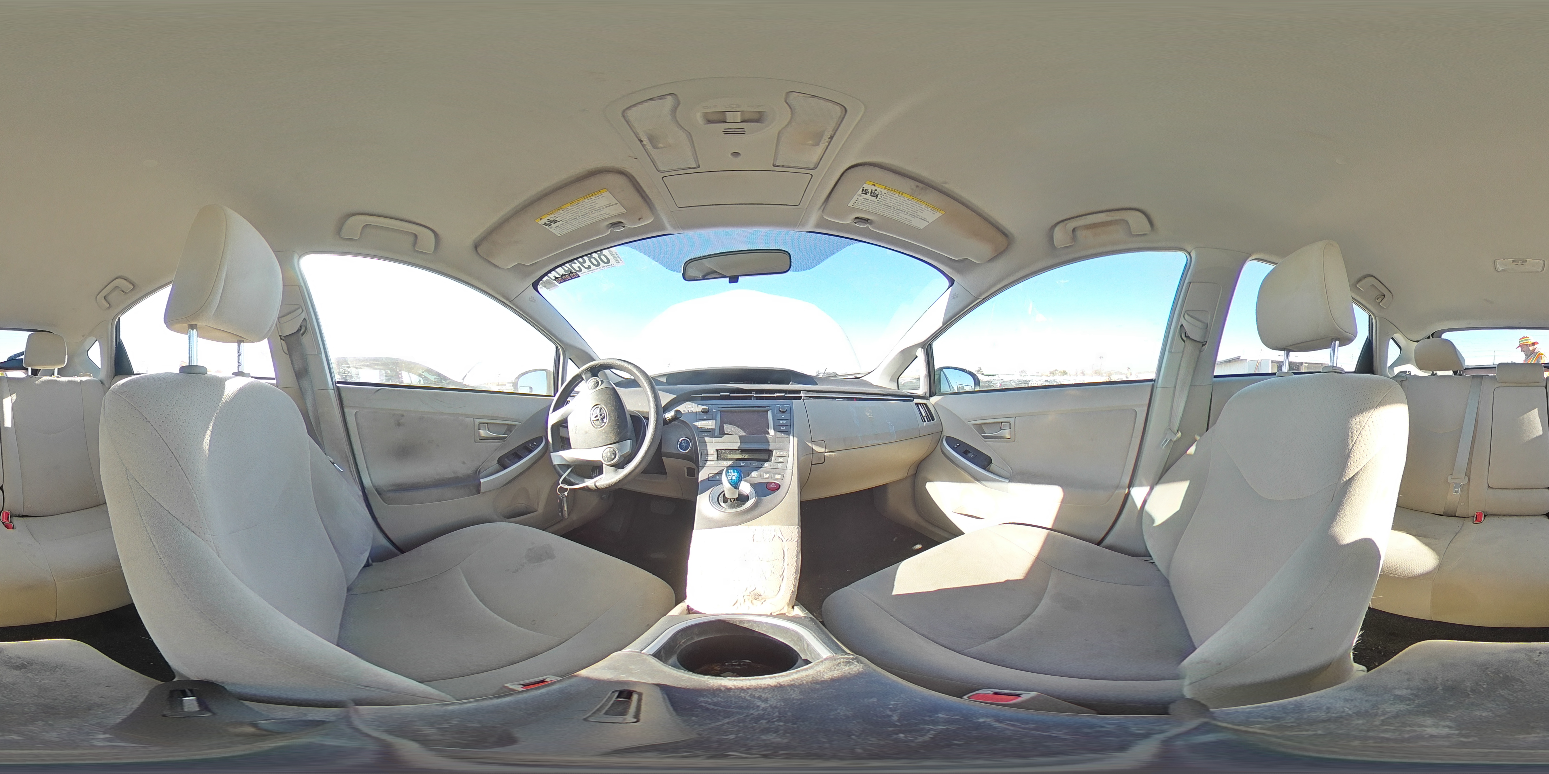 2015 Toyota Prius - Image 13