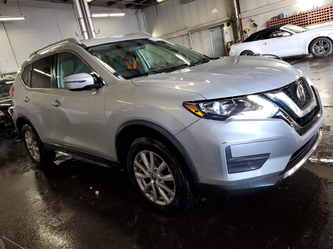 2018 Nissan Rogue - Image 4