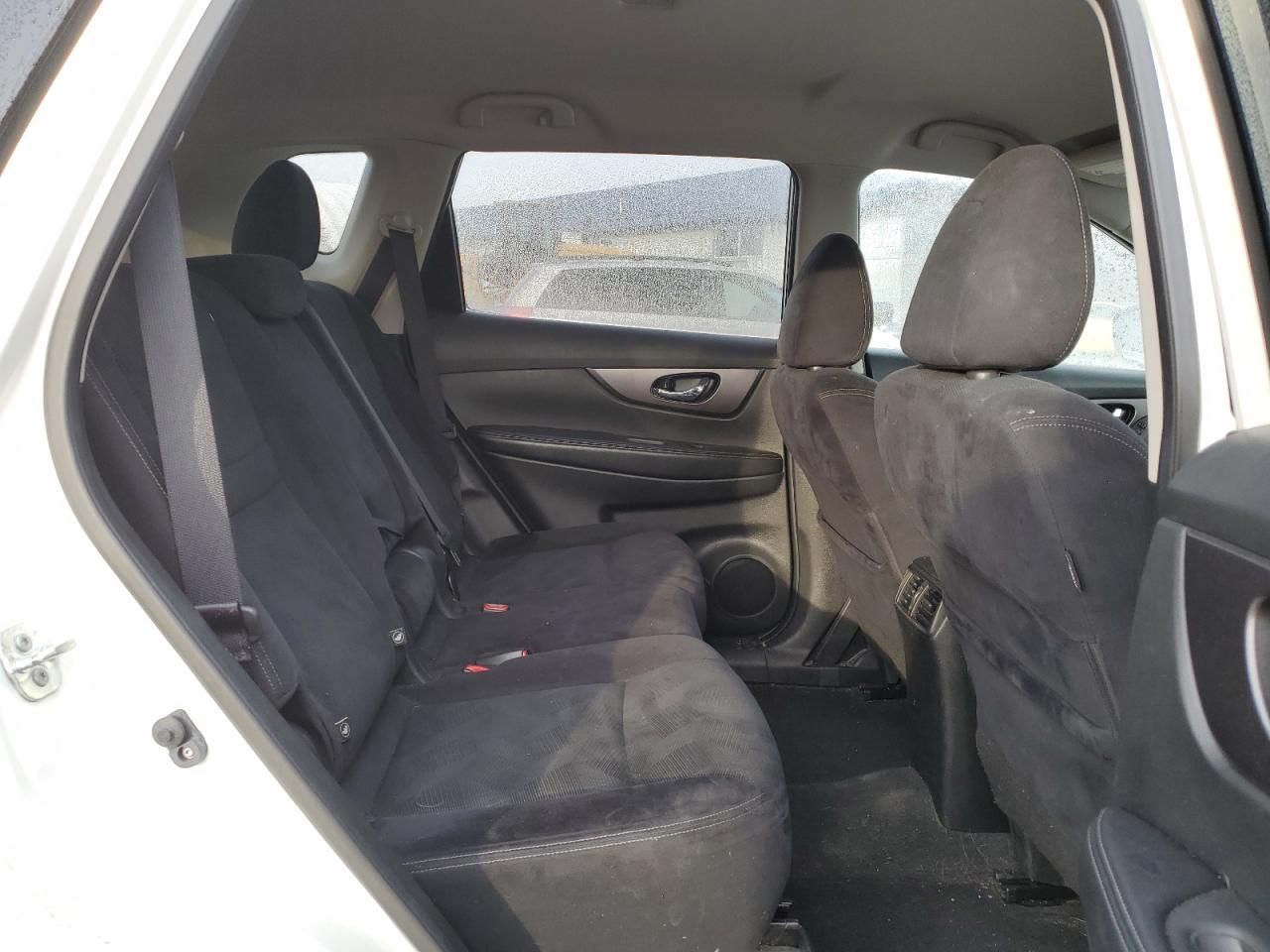 2016 Nissan Rogue - Image 11