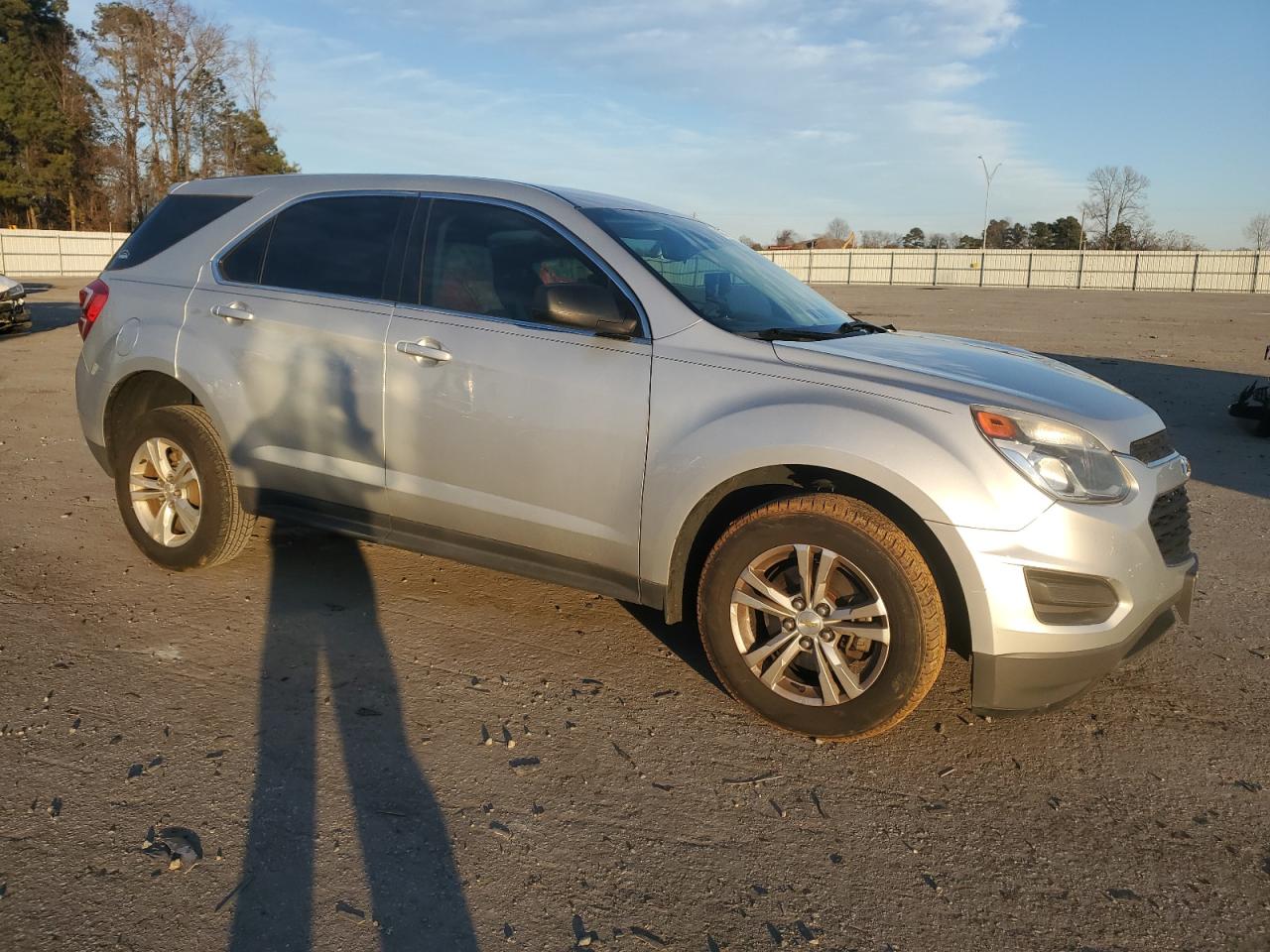 2016 Chevrolet Equinox - Image 4