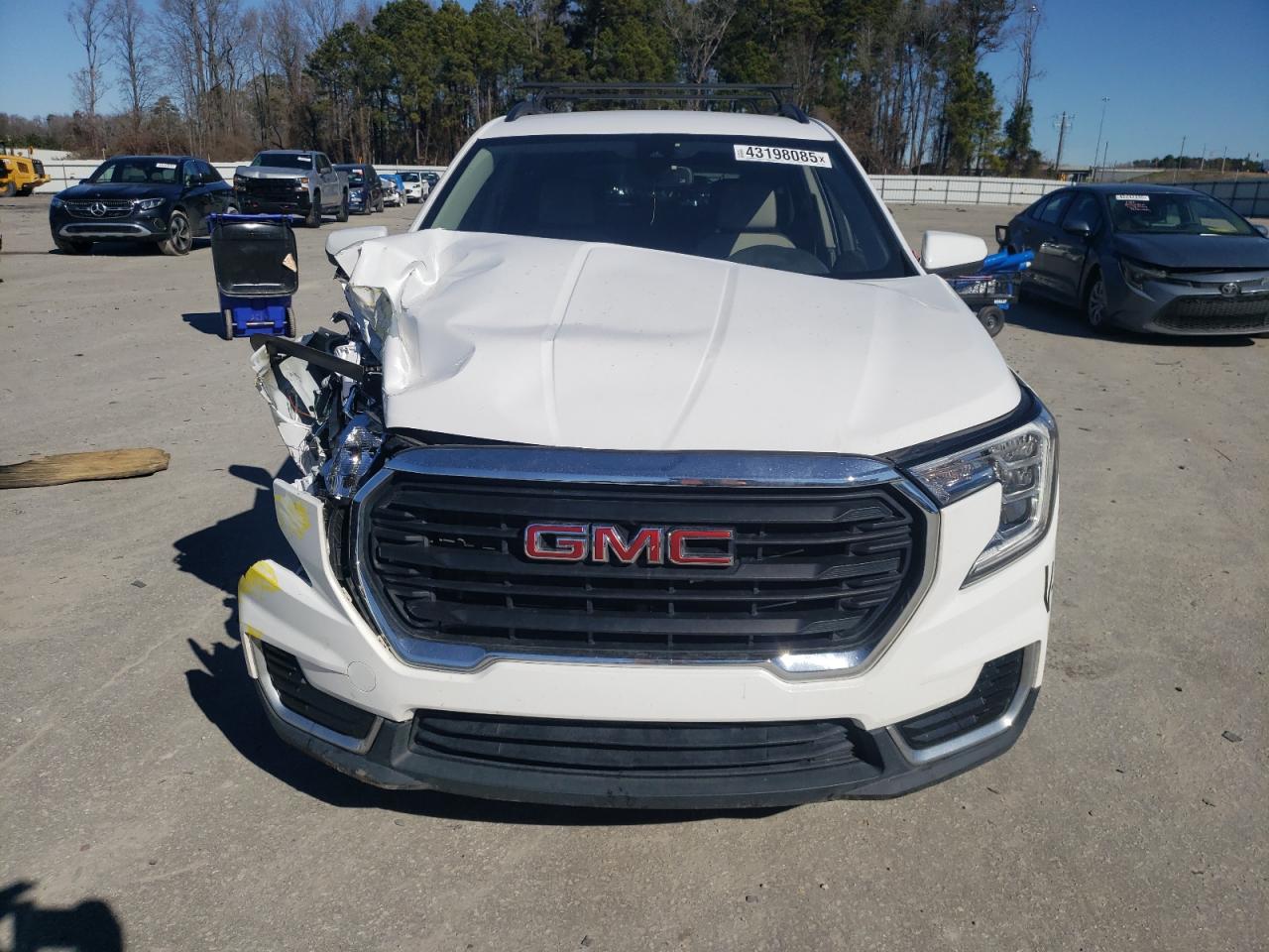 2022 GMC Terrain - Image 5