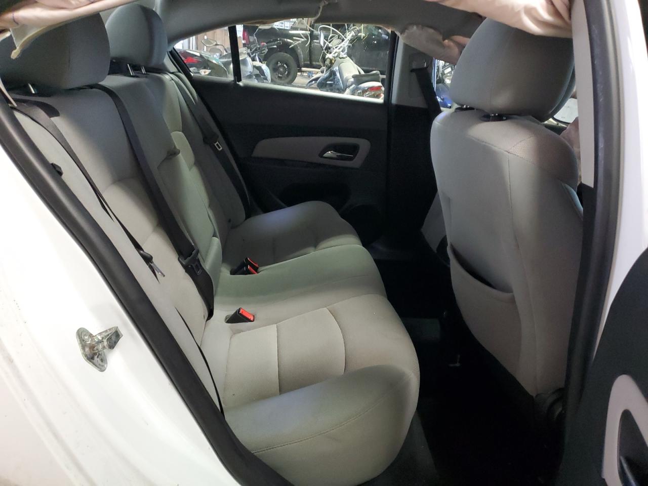 2015 Chevrolet Cruze - Image 10